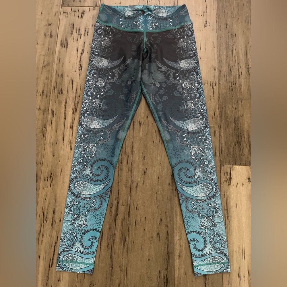 Niyama Sport Leggings Size Small